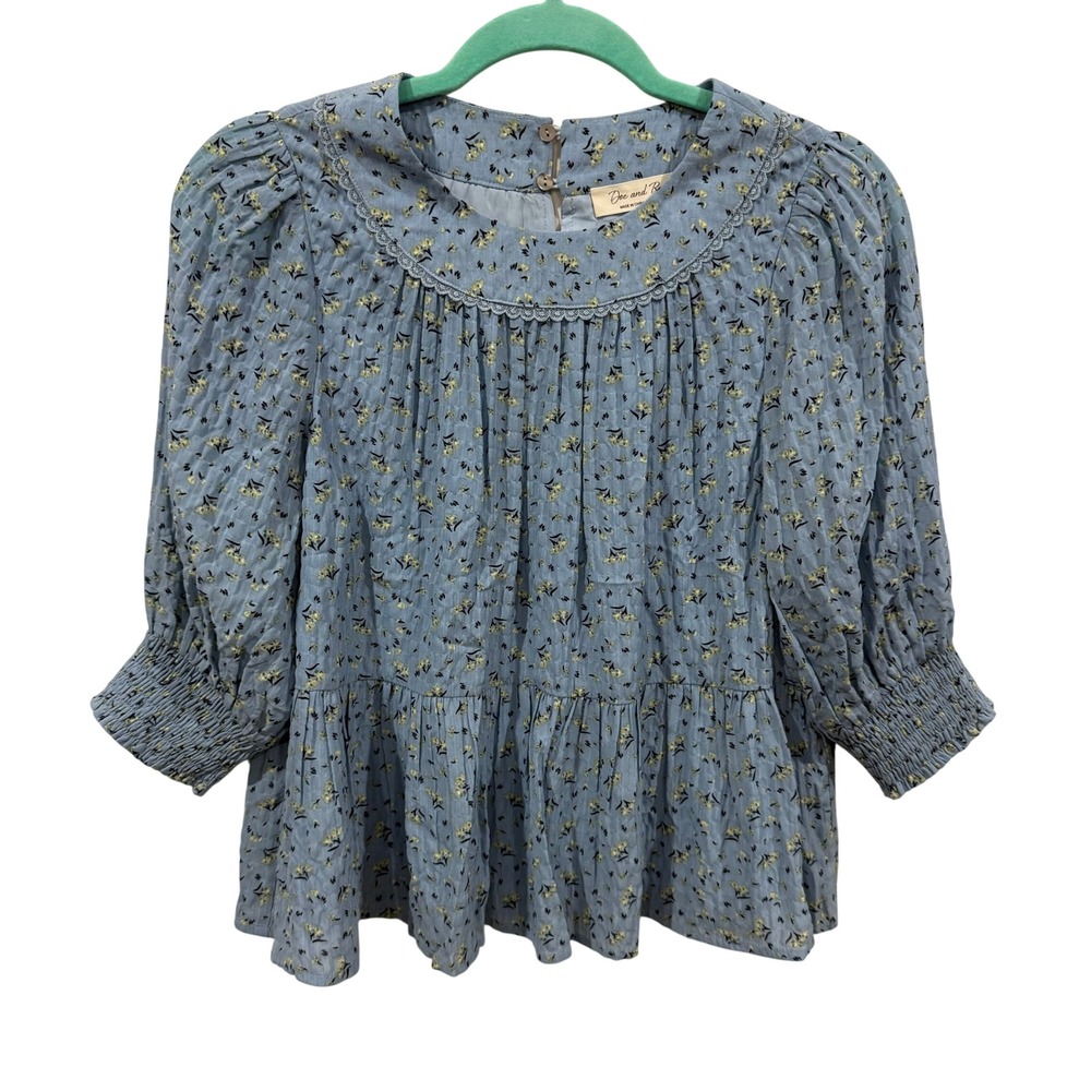 Doe and Rae Blue Floral Babydoll Blouse Smocked 3/4 Sleeve Lace Trim Small